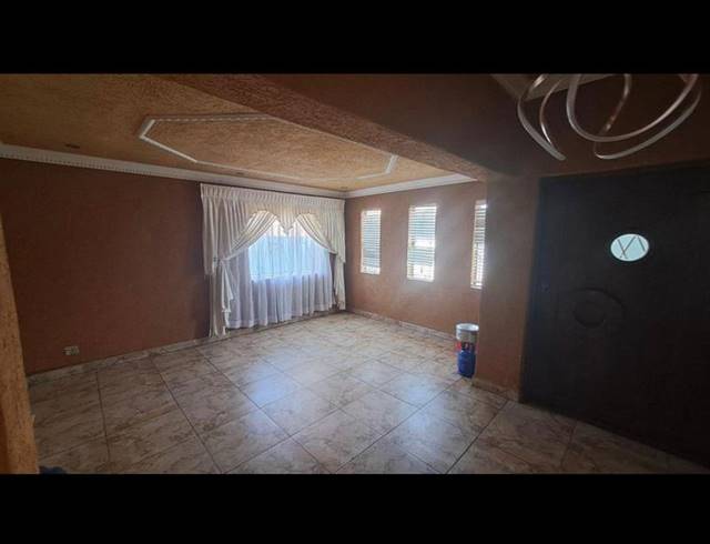 3 BEDROOM HOUSE FOR SALE IN MAMELODI EAST